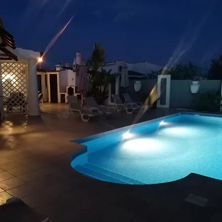 2, Cozy On Oura Beach, Villa