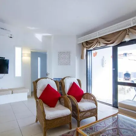 2, Cozy On Oura Beach, *