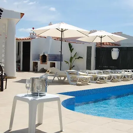 2, Cozy On Oura Beach,