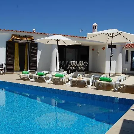 2, Cozy On Oura Beach,