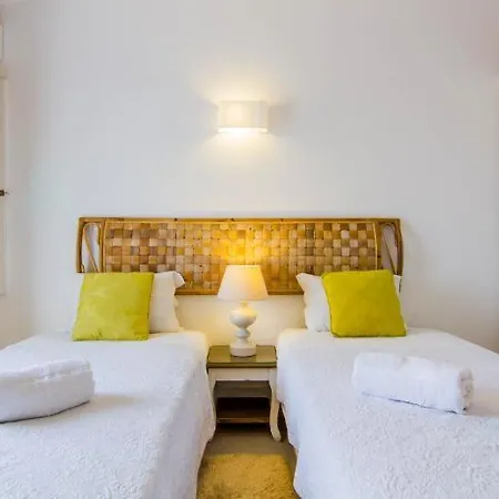 2, Cozy On Oura Beach, Villa