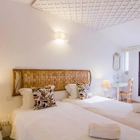 Villa 2, Great Spot Oura Beach, *