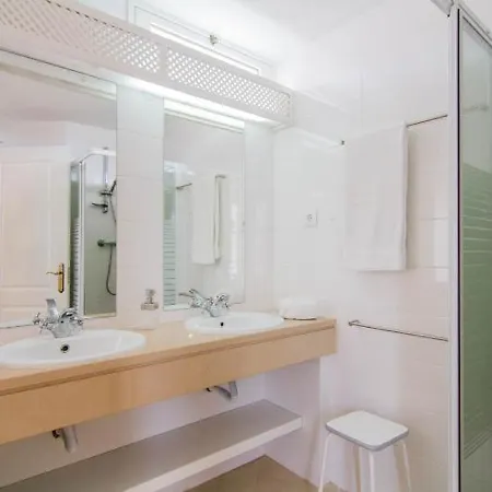 Villa 2, Great Spot Oura Beach, *