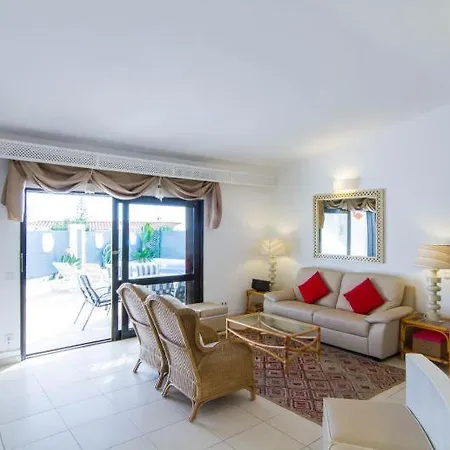 Villa 2, Cozy On Oura Beach, Albufeira