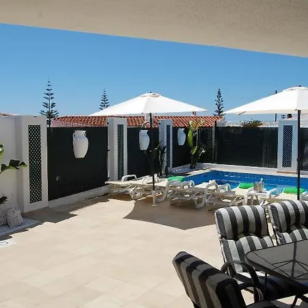 2, Cozy On Oura Beach, *