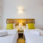 2, Great Spot Oura Beach, 빌라