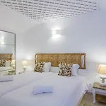 빌라 2, Great Spot Oura Beach,