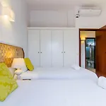 Villa 2, Great Spot Oura Beach, *