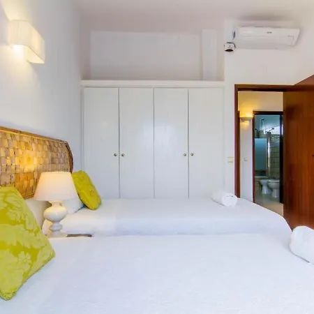 Villa 2, Great Spot Oura Beach, *